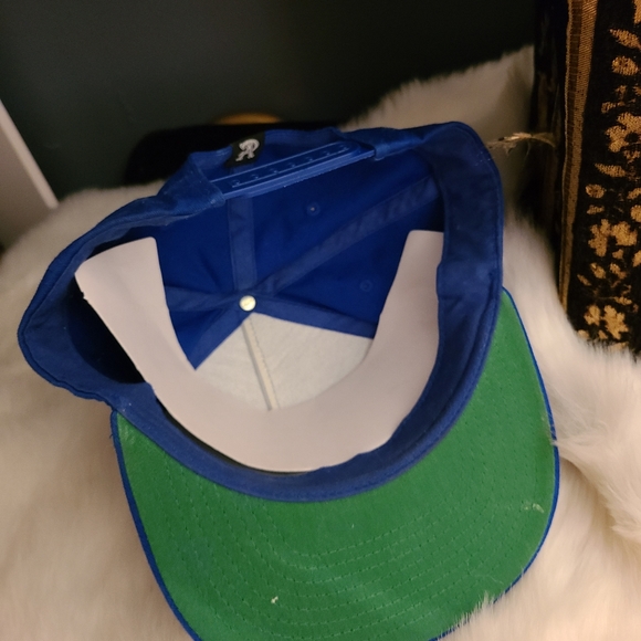 Vancouver Canucks. Baseball hat - Picture 3 of 5